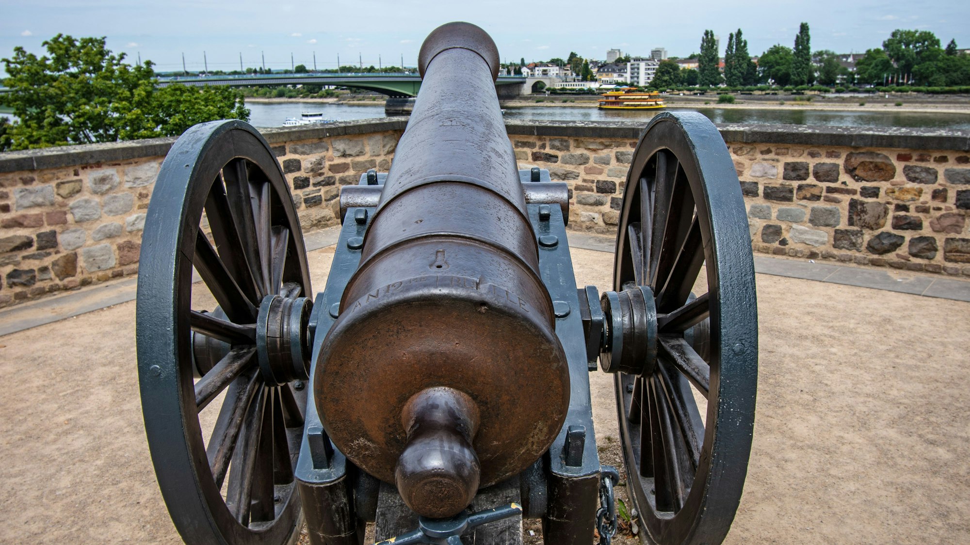 Die historische Kanone auf dem Alten Zoll.