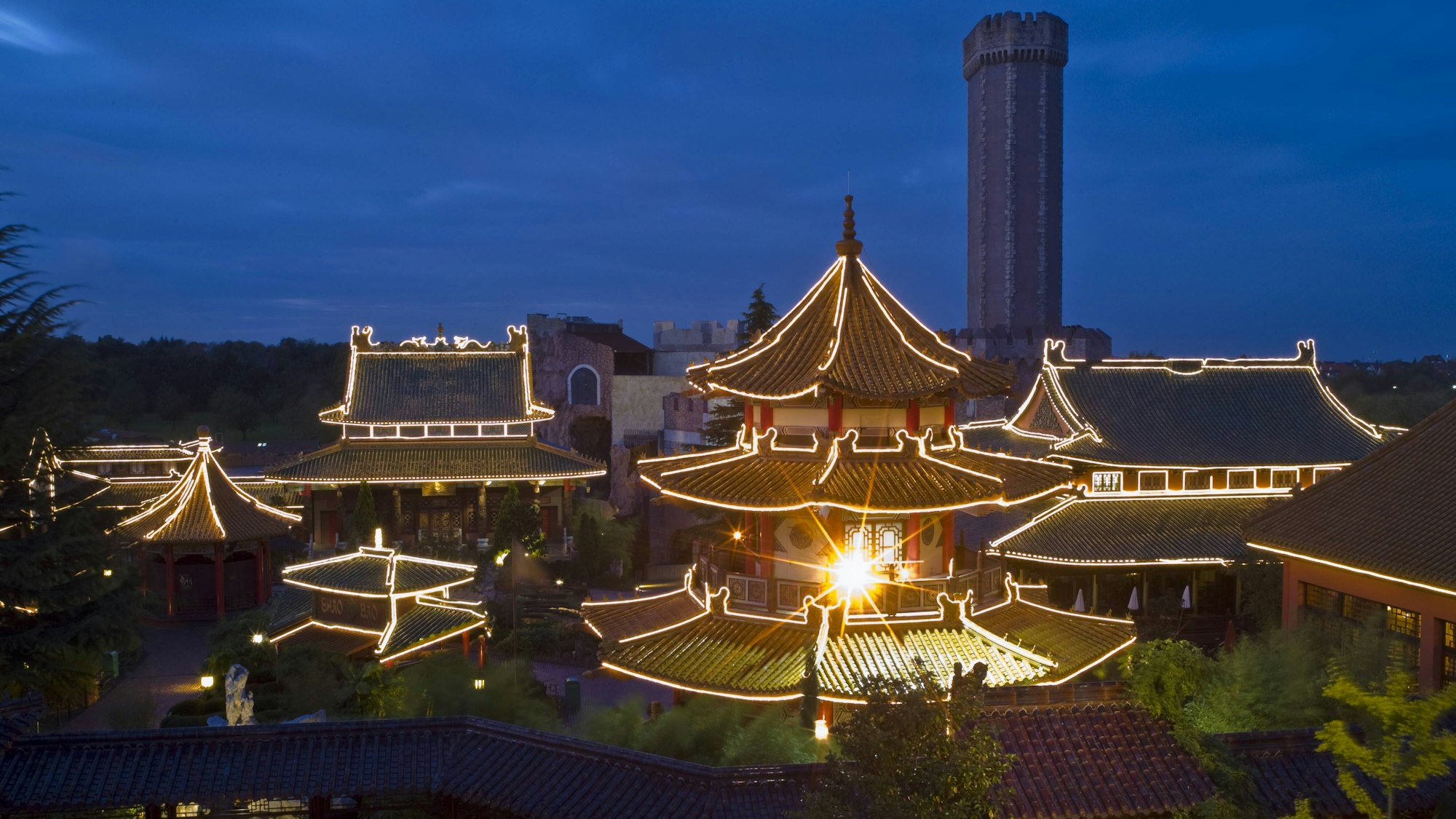 Blick auf die Themenwelt China Town im Phantasialand (Archivfoto).