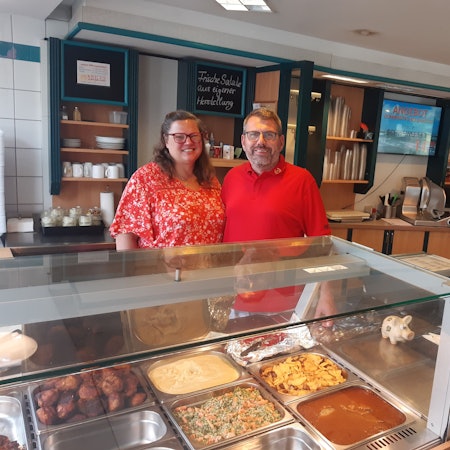 Wolfgang und Melanie Axer werden die Filiale ihrer Metzgerei in Kerpen sehr wahrscheinlich am Jahresende schließen. Dann gibt es im Ortsteil Kerpen ein Fachgeschäft weniger.
