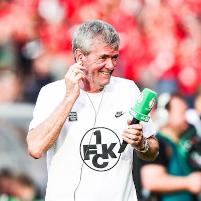 Fussball, DFB Pokal Saison 2023/24 Finale 1.FC Kaiserslautern - Bayer 04 Leverkusen 25.05.2024, Olympiastadion Berlin Friedhelm Funkel Trainer, 1.FC Kaiserslautern Berlin Olympiastadion Berlin Berlin Deutschland *** Sport, Football, DFB Cup Season 2023 24 Final 1 FC Kaiserslautern Bayer 04 Leverkusen 25 05 2024, Olympiastadion Berlin Friedhelm Funkel Coach, 1 FC Kaiserslautern Berlin Olympiastadion Berlin Berlin Germany