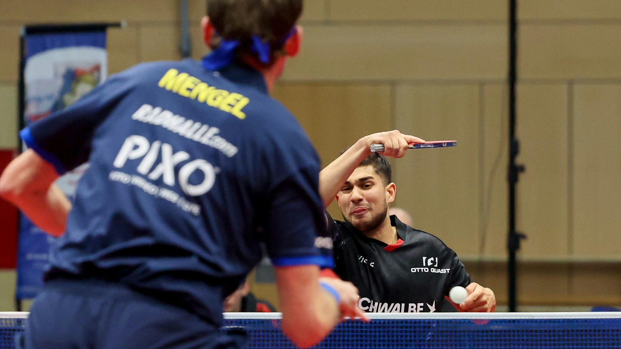 Spielszene zwischen dem Bergneustädter Kanak Jha und dem Mühlhausener Steffen Mengel.