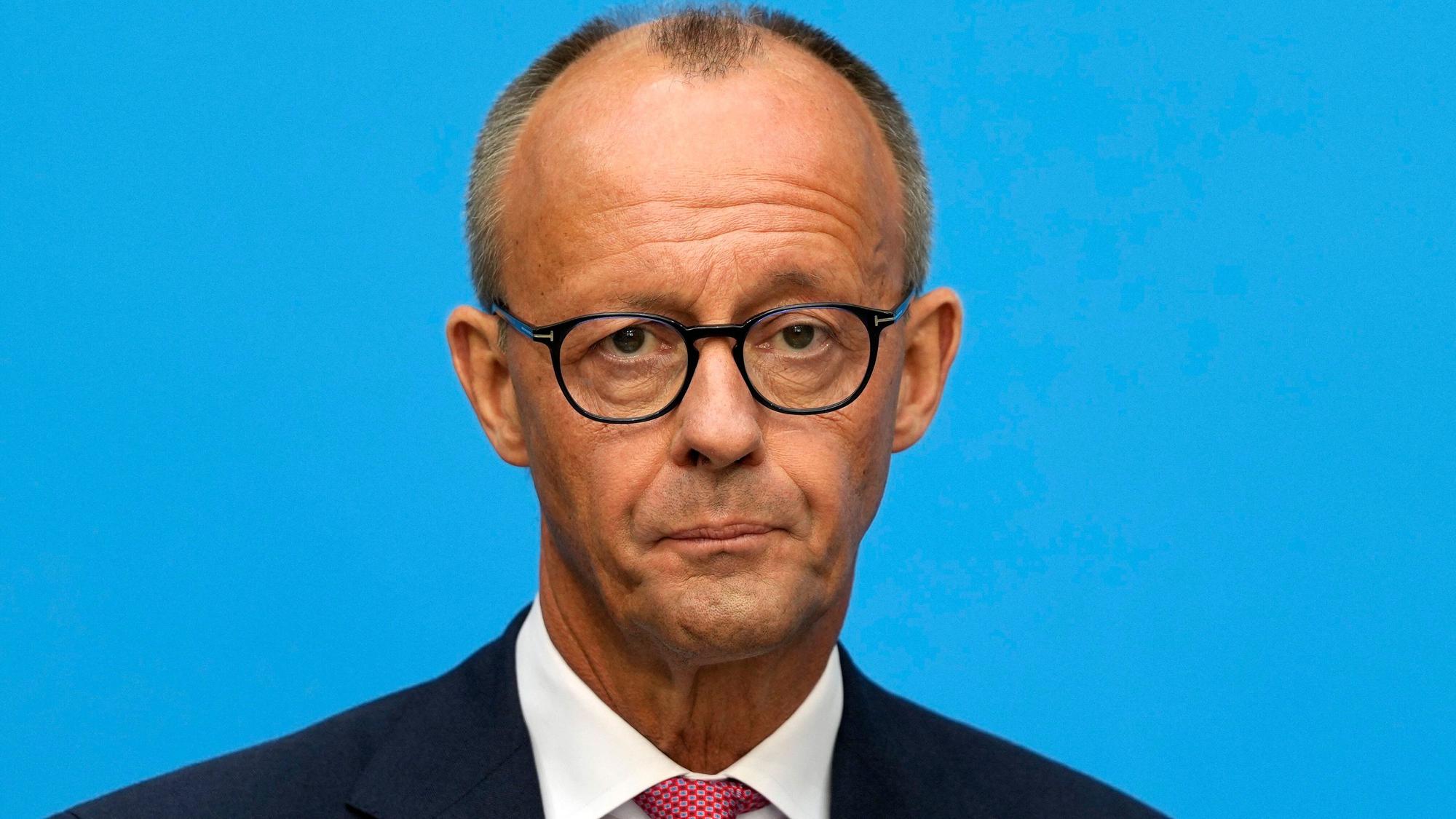 Lediglich knapp ein Fünftel der Bürger (19 Prozent) halten den CDU-Vorsitzenden Friedrich Merz einer Umfrage zufolge für einen geeigneten Kanzlerkandidaten.