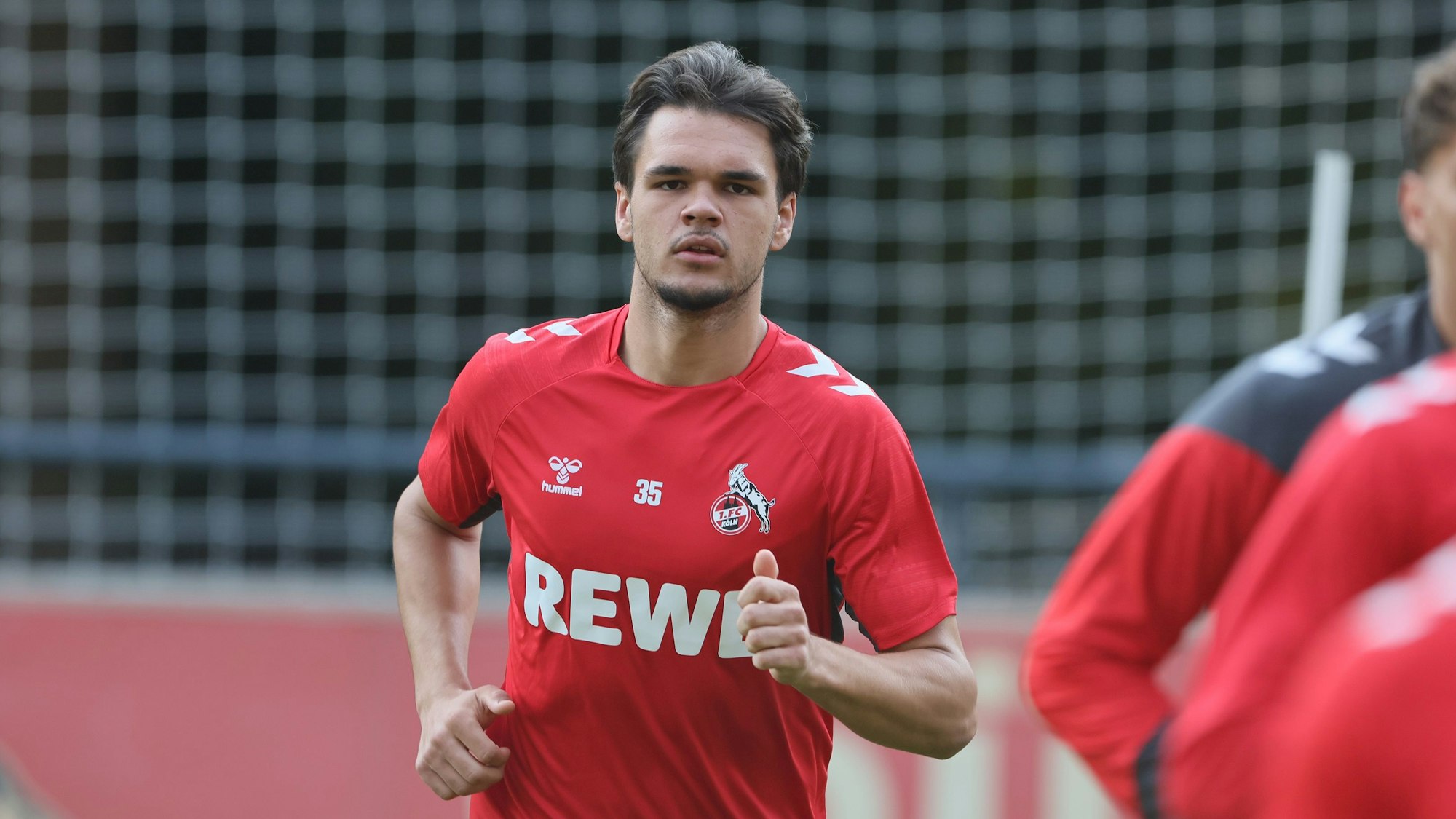 Linksverteidiger Max Finkgräfe ist ins Mannschaftstraining des 1. FC Köln zurückgekehrt.