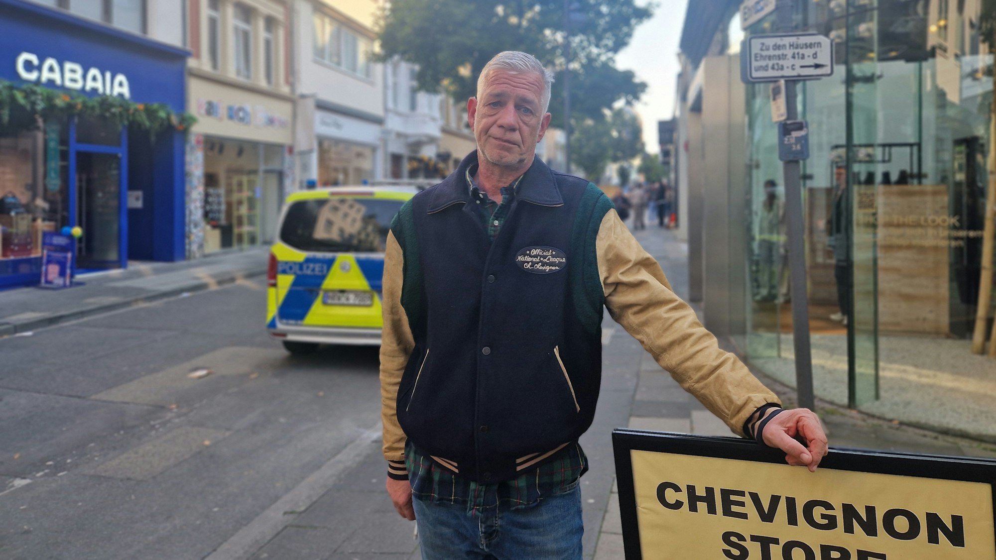 Dirk Nonnenbroich, Betrieber des Chevignon auf der Ehrenstraße.