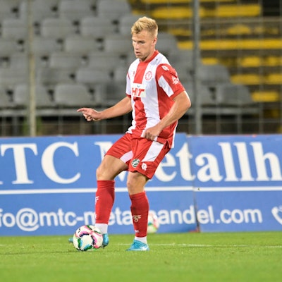 GER, Regionalliga West, Wuppertaler SV vs. Fortuna Köln / 30.08.2024, Wuppertal , Stadion am Zoo, GER, Regionalliga West, Wuppertaler SV vs. Fortuna Köln DFB- Regionalliga West regulations prohibit any use of photographs as image sequences and/or quasi-video im Bild Barne Pernot Fort. Köln 4 am Ball. *** GER, Regionalliga West, Wuppertaler SV vs Fortuna Köln 30 08 2024, Wuppertal , Stadion am Zoo, GER, Regionalliga West, Wuppertaler SV vs Fortuna Köln DFB Regionalliga West regulations prohibit any use of photographs as image sequences and or quasi video im Bild Barne Pernot Fort Köln 4 am Ball NordphotoxGmbHx/xFreund nph00018