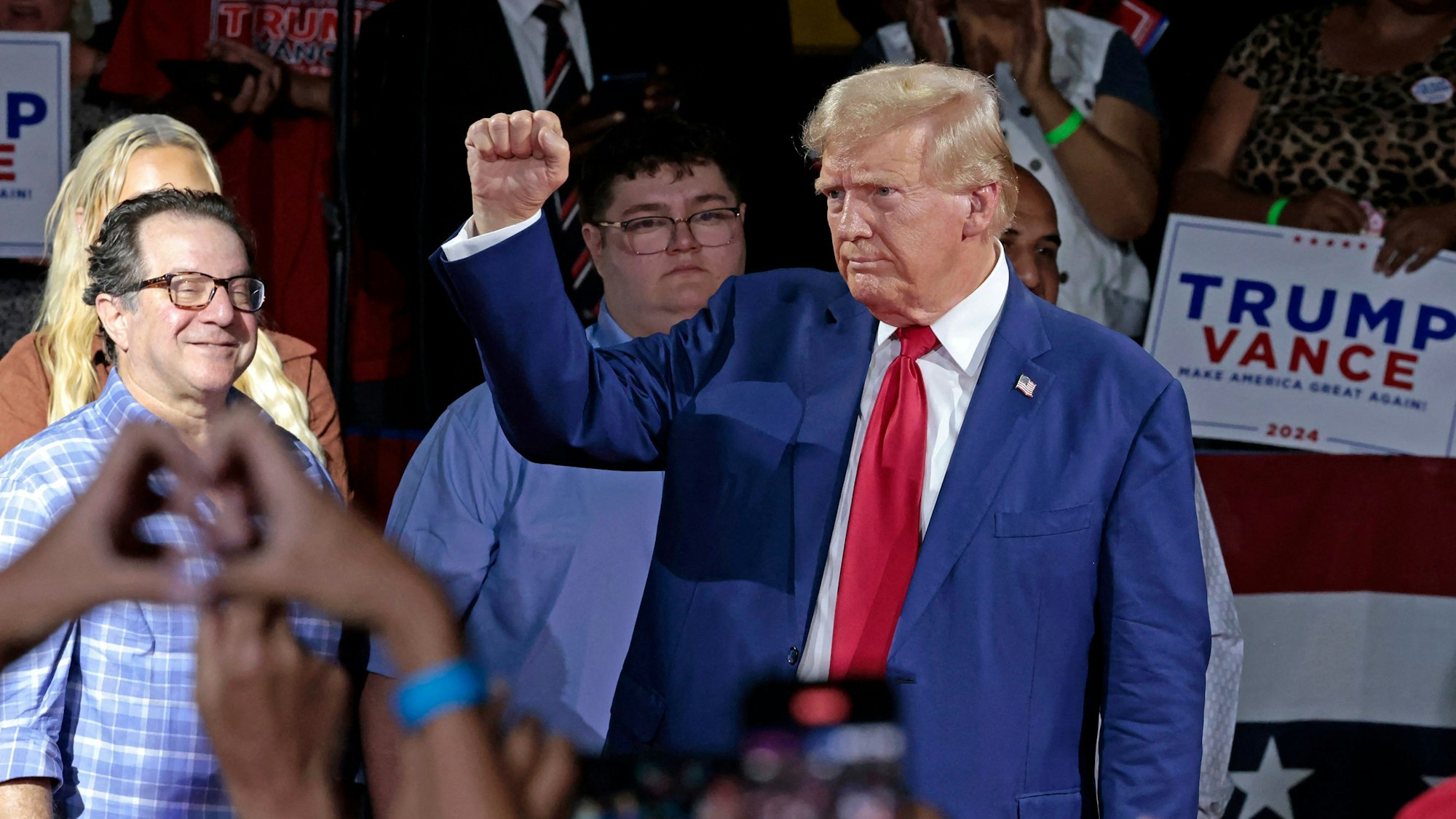 Donald Trump beim Wahlkampfauftritt in Flint.