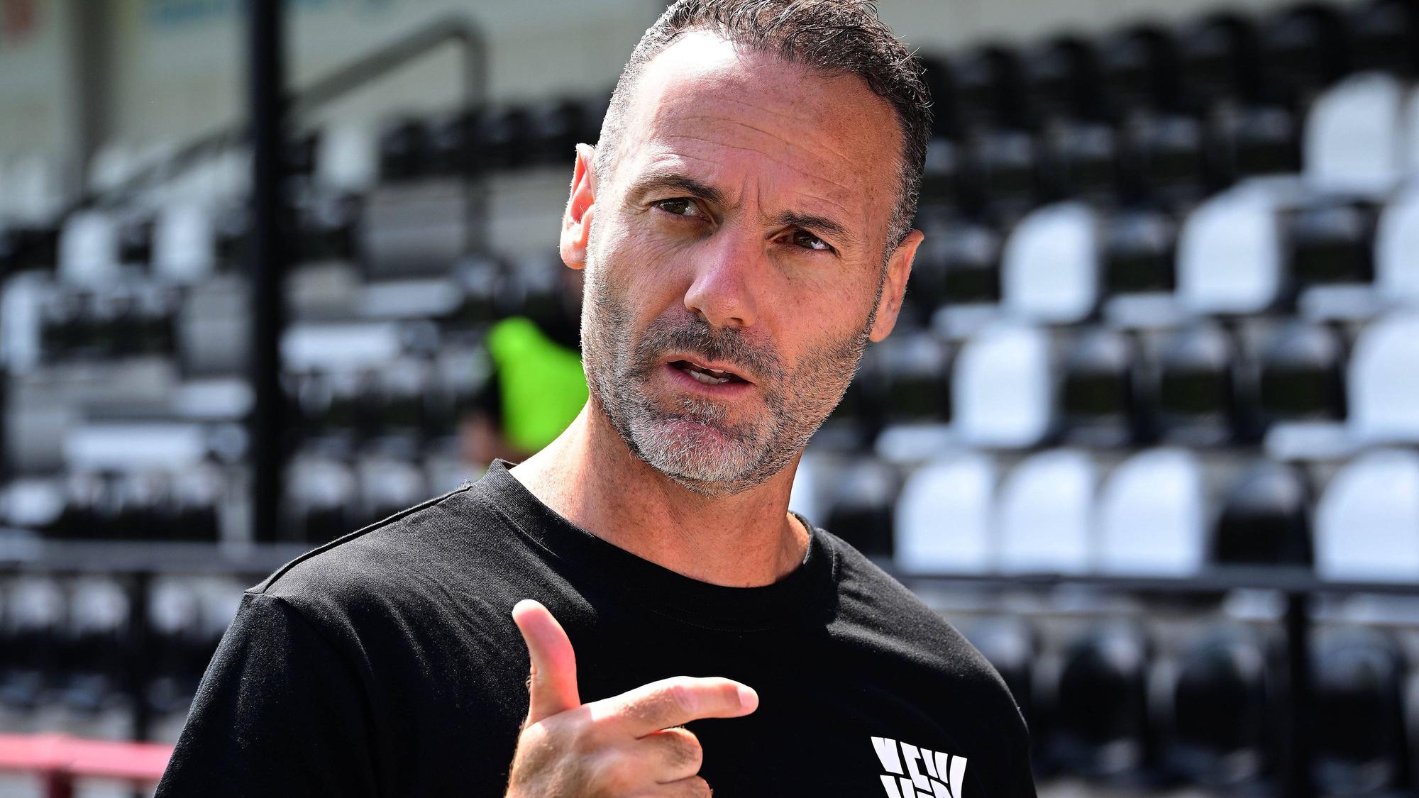 03-08-2024 / pmk / NH121180 Fussball/Herren 3.Liga Saison 2024/2025 Sportclub-Arena /Verl SC Verl - SV Wehen Wiesbaden Alexander ENDE -Trainer- Verl *** 03 08 2024 pmk NH121180 Soccer Men 3 League Season 2024 2025 Sportclub Arena Verl SC Verl SV Wehen Wiesbaden Alexander ENDE Coach Verl