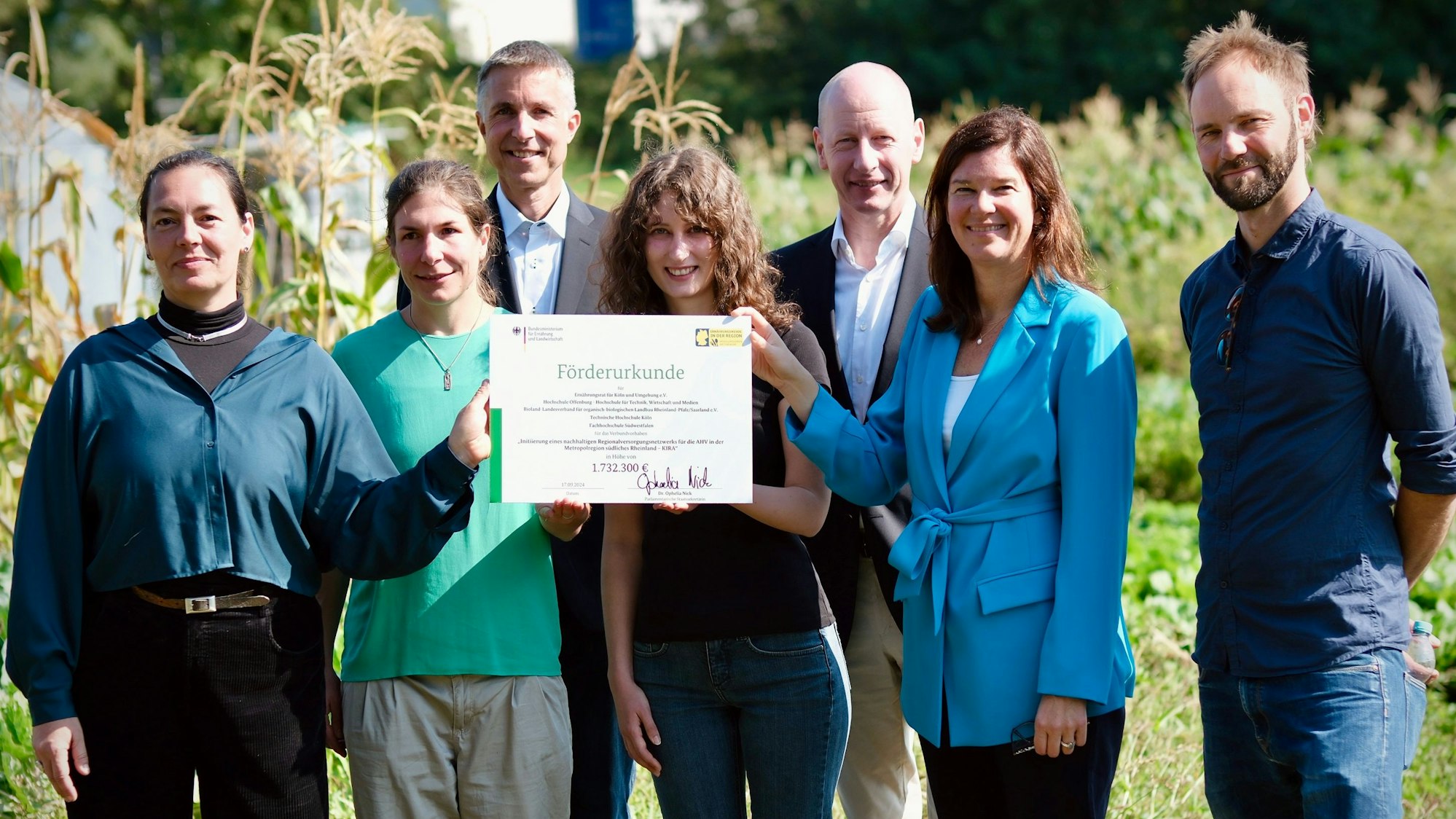 Ophelia Nick (Grüne) übergibt Kira-Projekt Fördersumme von 1,7 Millionen Euro.