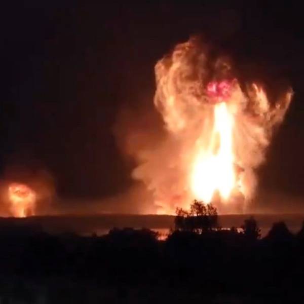 Ein von Andrij Jermak, Leiter des ukrainischen Präsidentenbüros, verbreitetes Video soll die Ausmaße der Explosion in Toropez zeigen. Die Ukraine hat dort offenbar ein russisches Munitionsdepot erfolgreich angegriffen.