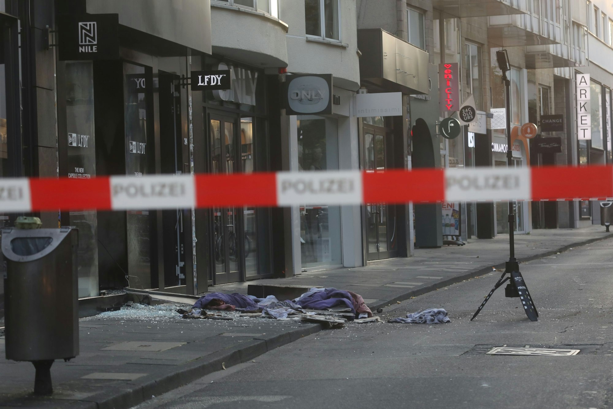 Die Ehrenstraße nach einer Explosion