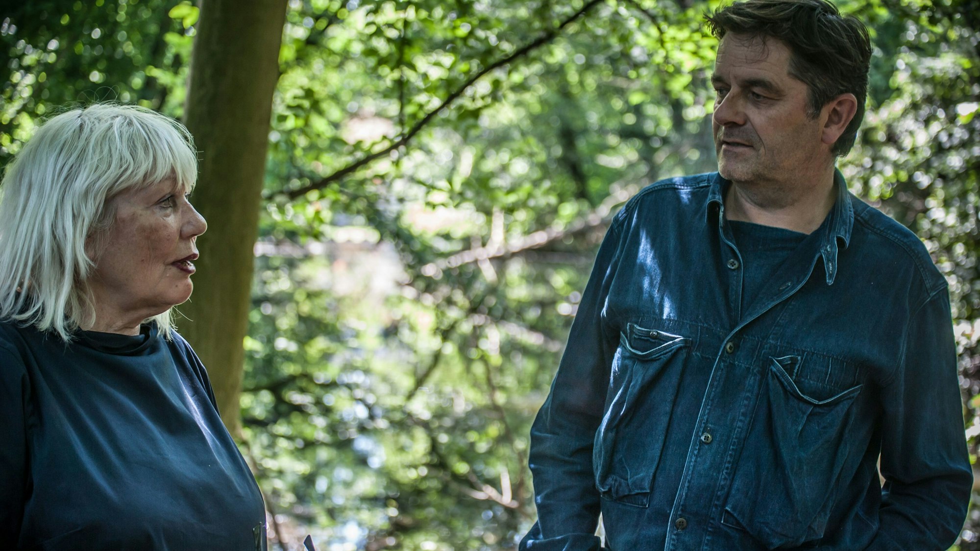 Margit Czenski und Christoph Schäfer 2022 im Schlosspark.