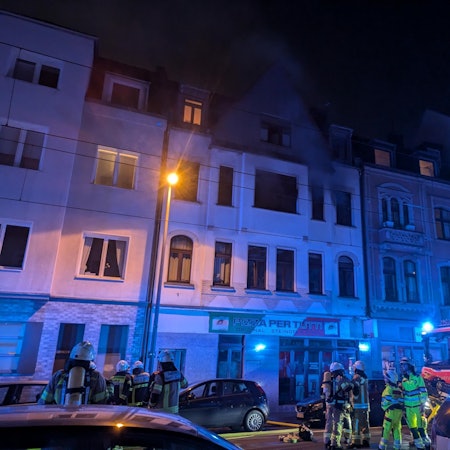 Die Feuerwehr musste am Dienstagabend (17. September) zu einem Brand auf der Zülpicher Straße ausrücken.