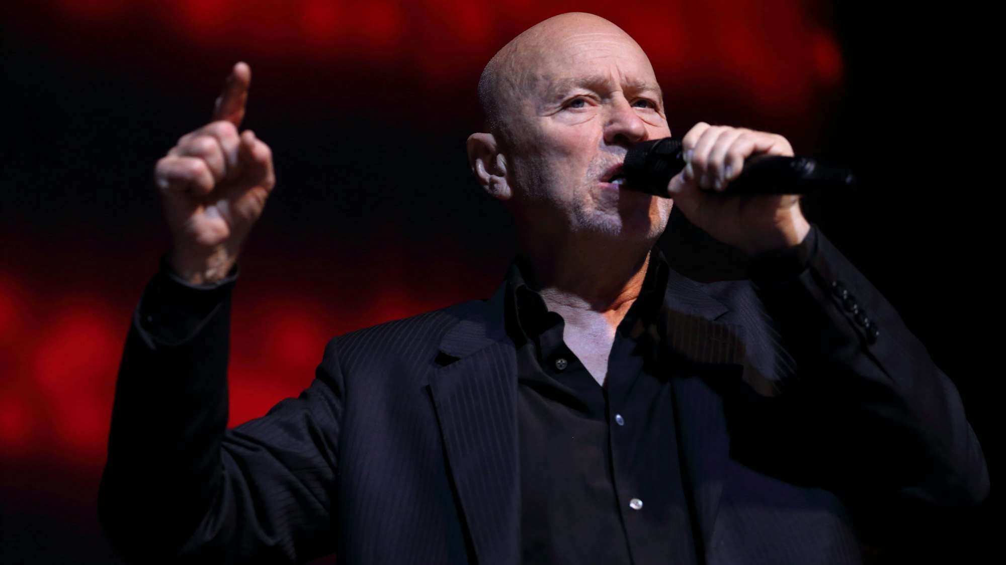 Matt Johnson von der Band The The bei einem Konzert im Huxleys Neue Welt in Berlin, 17. September 2024. The The Konzert Berlin *** Matt Johnson from the band The The at a concert at Huxleys Neue Welt in Berlin, September 17, 2024 The The concert Berlin