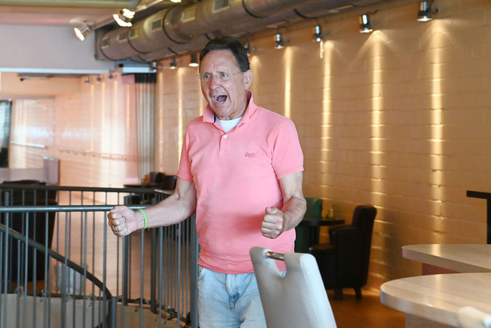 Hans-Georg Stallnig ballt die Fäuste.