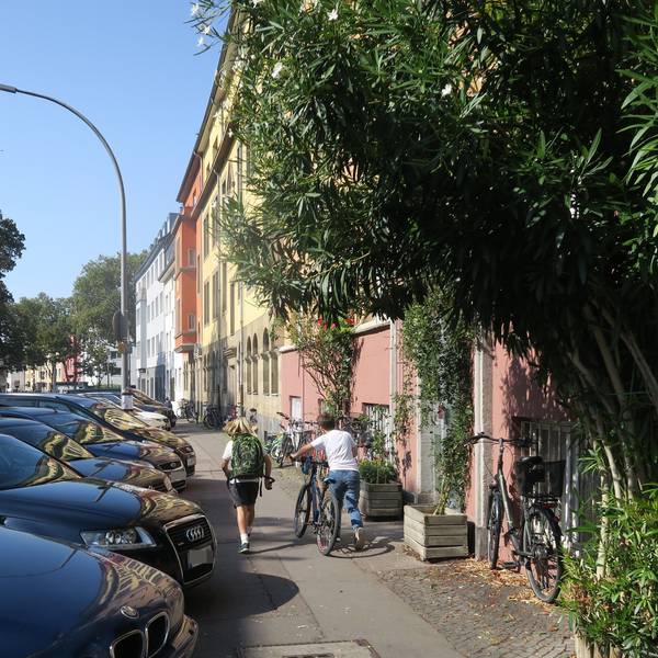 Ab dem Haus Nußbaumerstraße 72 soll nach Vorstellung des Antragstellers ein Haltebereich für Schulbusse eingerichtet werden.