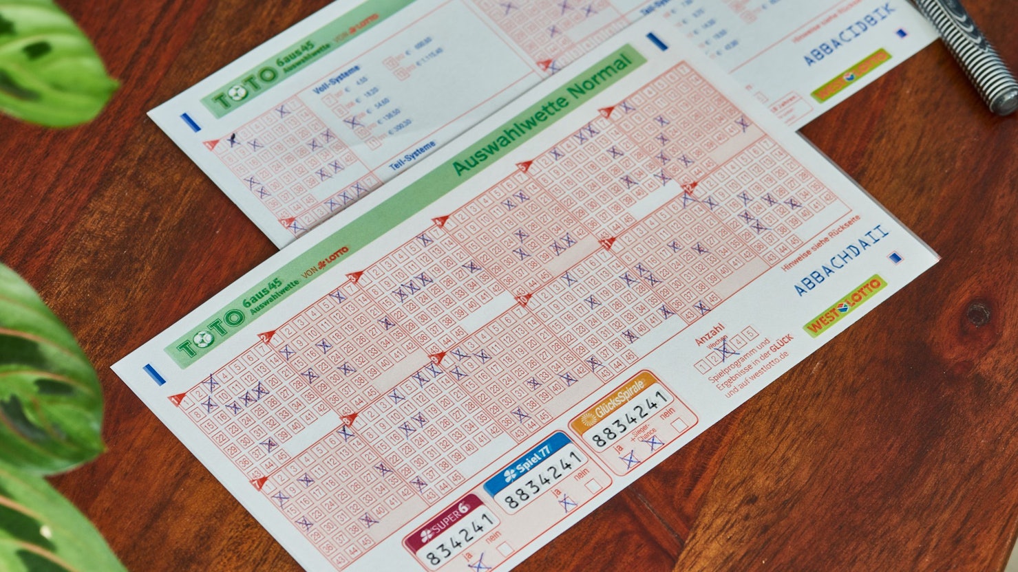 Bei der TOTO 6aus45 Auswahlwette wetten Sie auf die 6 torreichsten Unentschieden aus 45 Spielpaarungen.