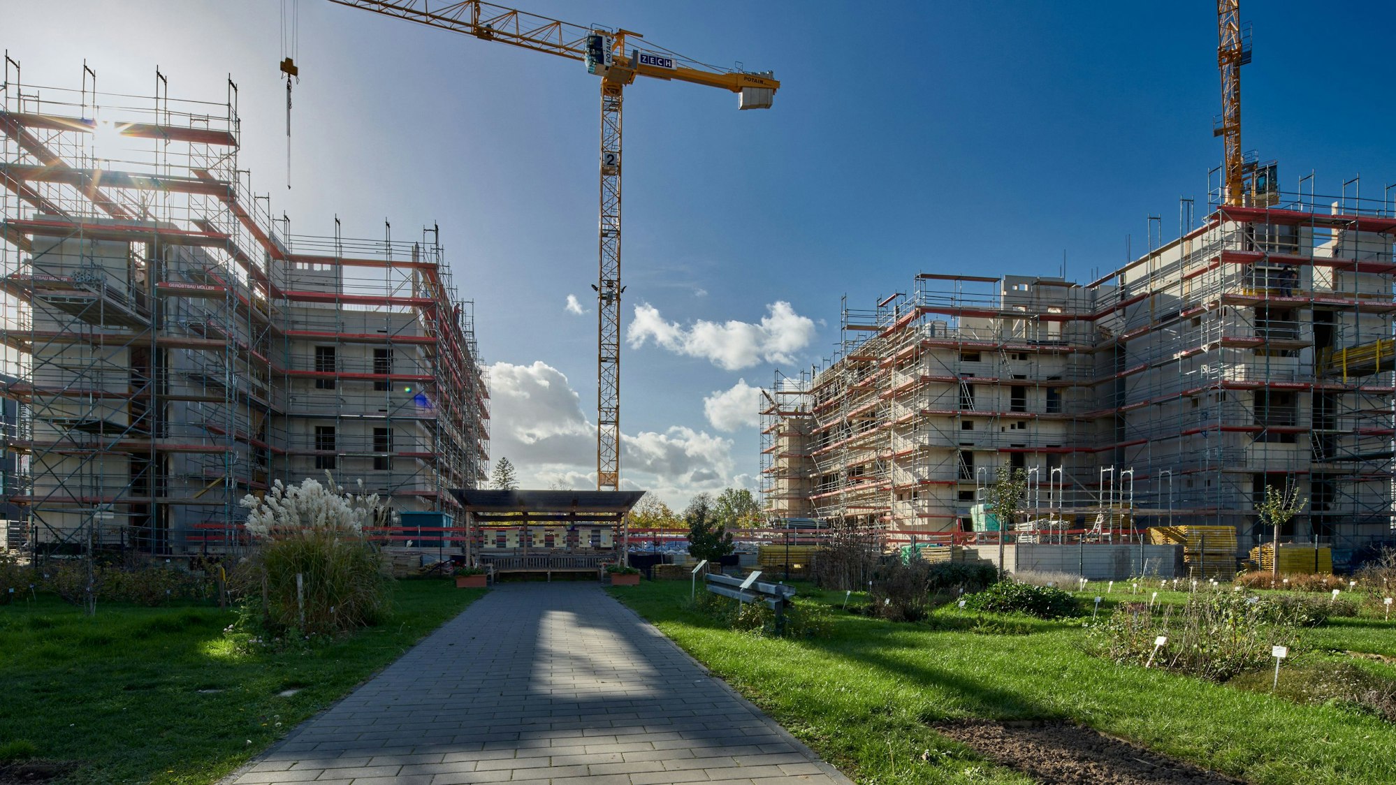 Auf dem Campus Poppelsdorf entsteht derzeit ein vielseitig einsetzbares Gebäude für den Universitätsbetrieb. Baufortschritt vom November 2022, seitdem hat sich einiges getan.