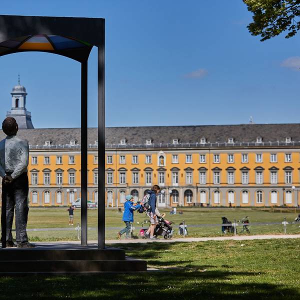 Im Hofgarten am Bonner Schloss der Universität. (Archivbild)