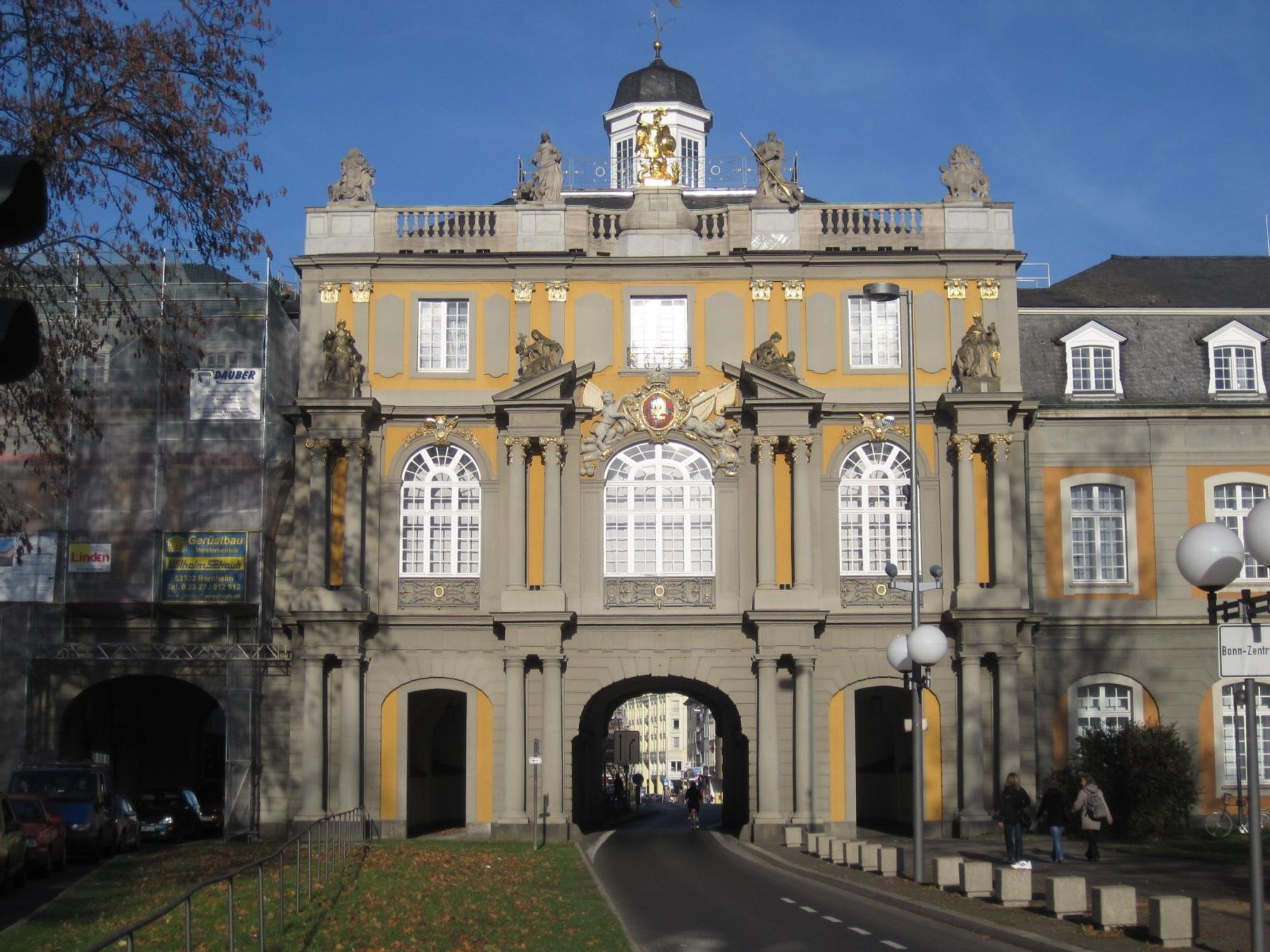 Zum Ende des Jahres wird der Ostflügel (Koblenzer Tor bis Alter Zoll) nicht mehr in Betrieb sein. Hier zu sehen: das Koblenzer Tor.