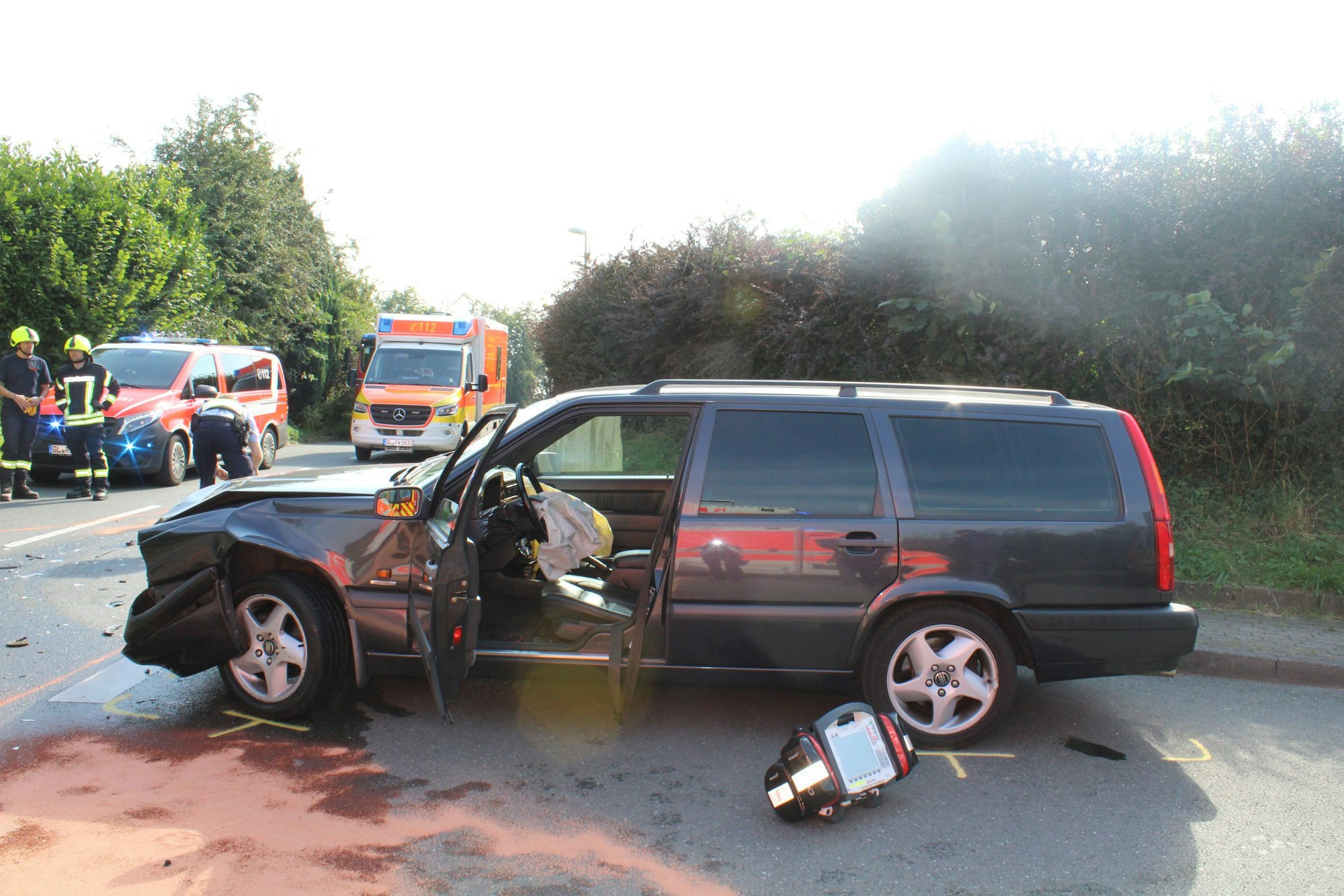 Ein Auto nach dem Unfall.