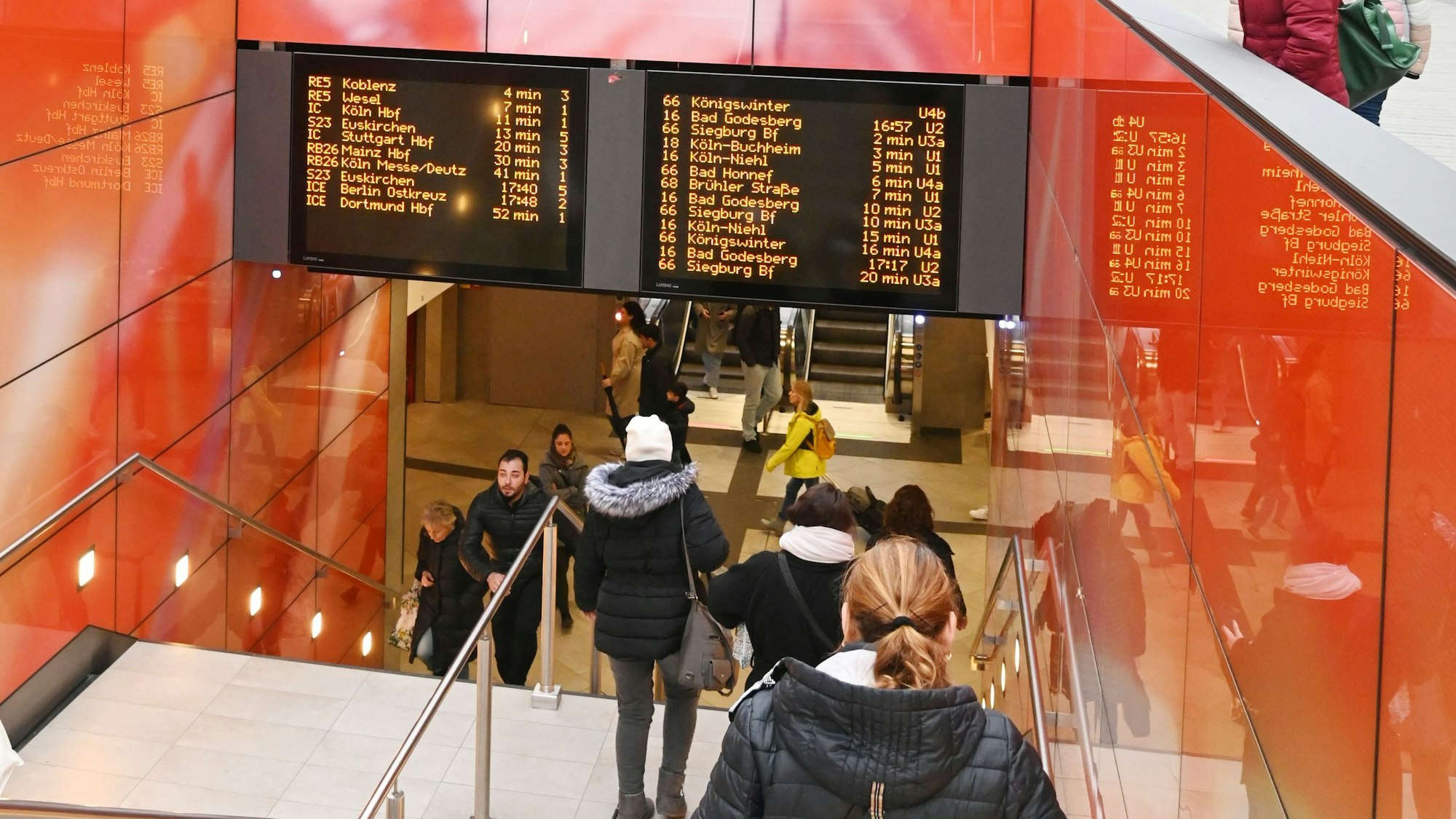 Der Weg zu den U-Bahn-Gleisen am Bonner Hauptbahnhof