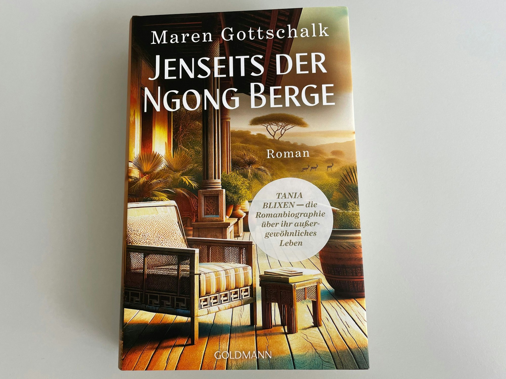 Maren Gottschalk hat einen neuen Roman geschrieben: „Jenseits der Ngong-Berge“.