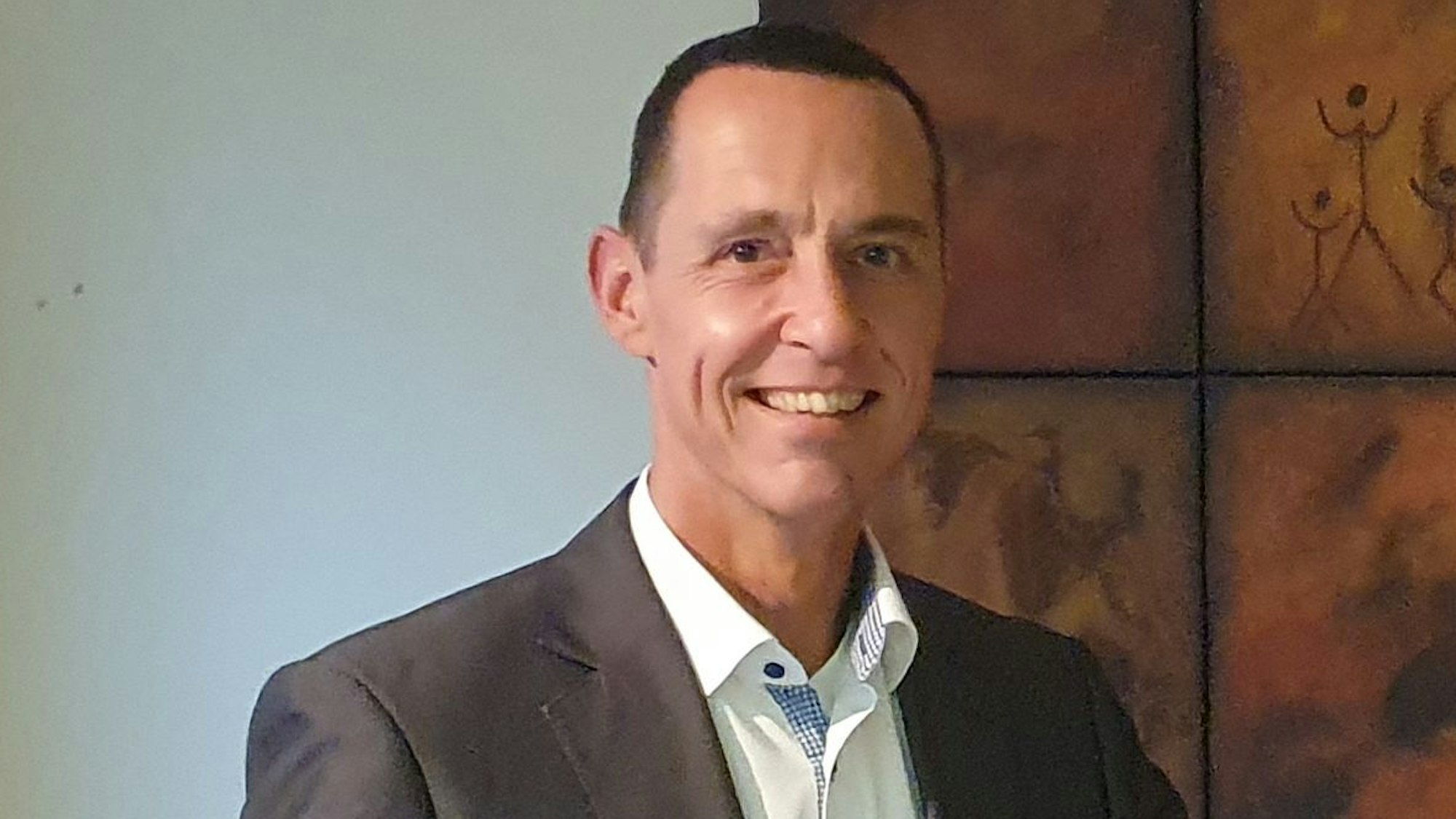 Auf dem Foto ist Kerpens Bürgermeister Dieter Spürck zu sehen.