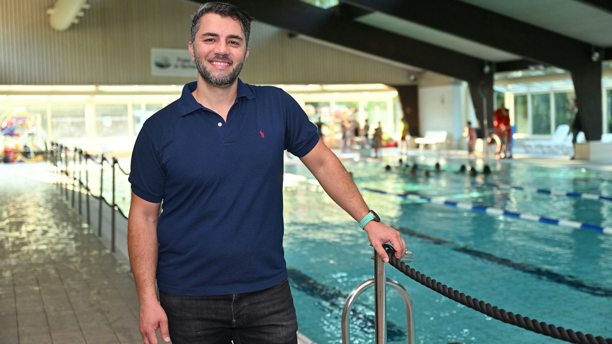 Das Foto zeigt Daniel Zandi von der Schwimmschule Orca Lympics