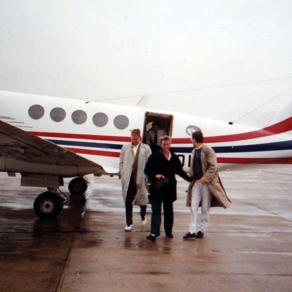 Privatjet mit drei Passagieren auf dem Rollfeld