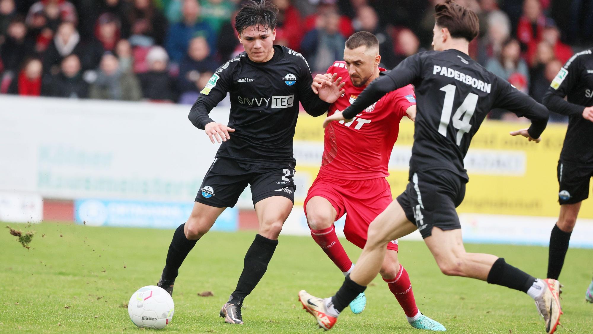 SC Fortuna Köln vs. SC Paderborn II, 4.Liga,
Mitte: Stipe Batarilo-Cerdic (Fortuna), 04.02.2024, Bild: Herbert Bucco