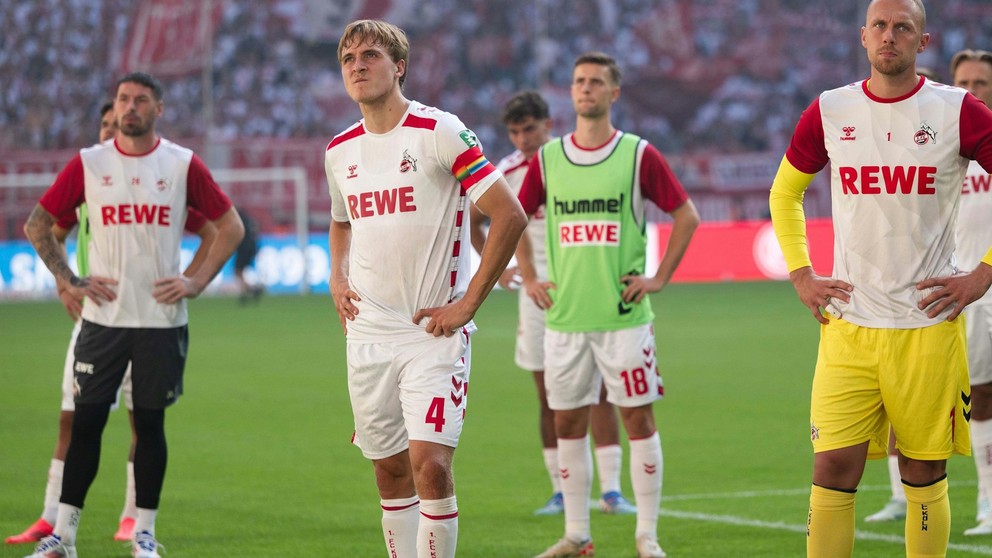 Die FC-Profis waren nach dem 2:2 vor 51.500 Zuschauern bei Tabellenführer Fortuna Düsseldorf konsterniert.