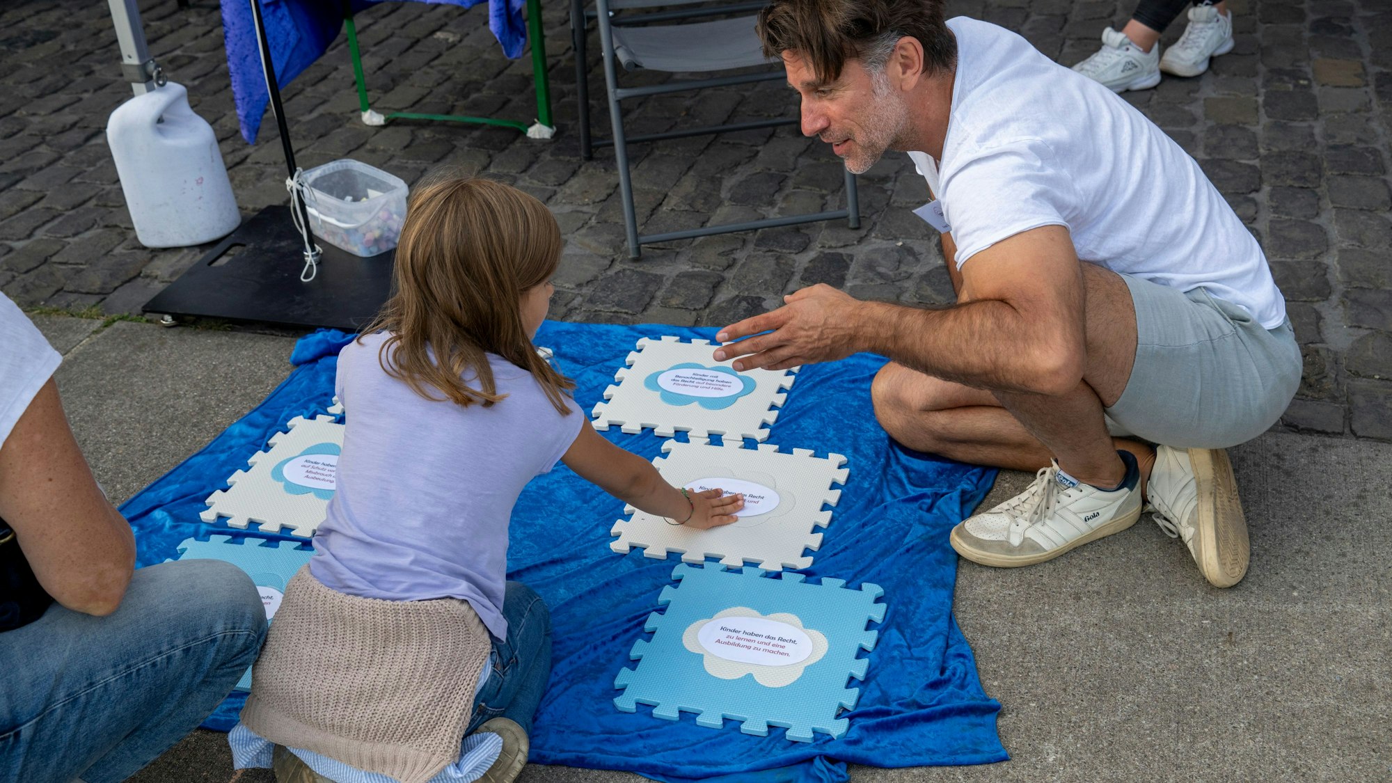 Ein Puzzle beschäftigte sich mit dem Thema Kinderrechte.