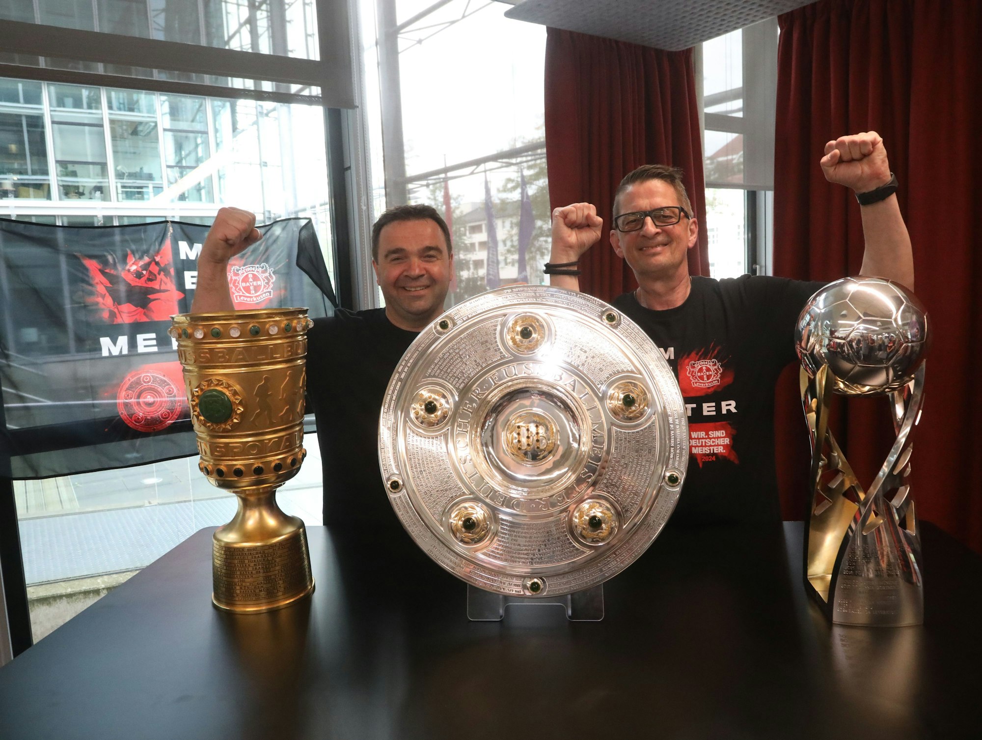 23.09.2024, Köln: Der amtierende deutsche Fußballmeister, Pokal- und Supercupsieger Bayer 04 Leverkusen besucht den Kölner Stadt-Anzeiger im Neven-DuMont-Haus. Foto: Arton Krasniqi