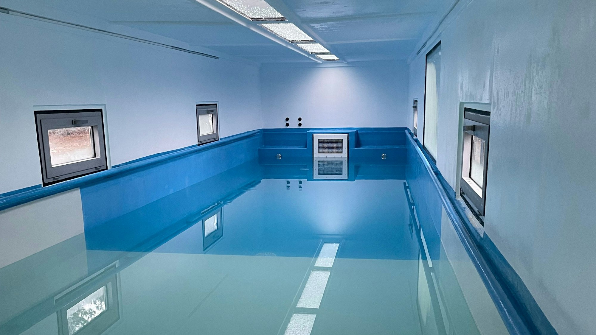 Der Schwimmcontainer Narwali von innen.