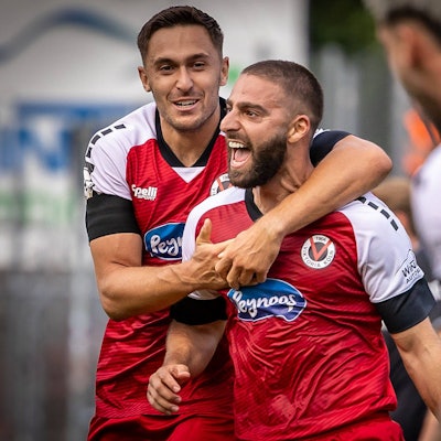 3. Liga: FC Viktoria Köln - SC Verl, 22.09.2024 Jubel über das Tor zum 1:1 durch Serhat-Semih Güler FC Viktoria Köln, 30 Köln, 22.09.2024, 6. Spieltag der 3. Fußball-Liga, FC Viktoria Köln - SC Verl im Sportpark Hoehenberg in Köln. Die DFL-Bestimmungen verbieten die Verwendung von Fotografien als Bildsequenzen und / oder Quasi-Videos. *** 3 Liga FC Viktoria Köln SC Verl, 22 09 2024 Cheering about the goal to 1 1 by Serhat Semih Güler FC Viktoria Köln, 30 Köln, 22 09 2024, 6 matchday of the 3 soccer league, FC Viktoria Köln SC Verl at Sportpark Hoehenberg in Cologne The DFL regulations prohibit the use of photographs as image sequences and or quasi videos Copyright: xBEAUTIFULxSPORTS/LeahxKohringx
