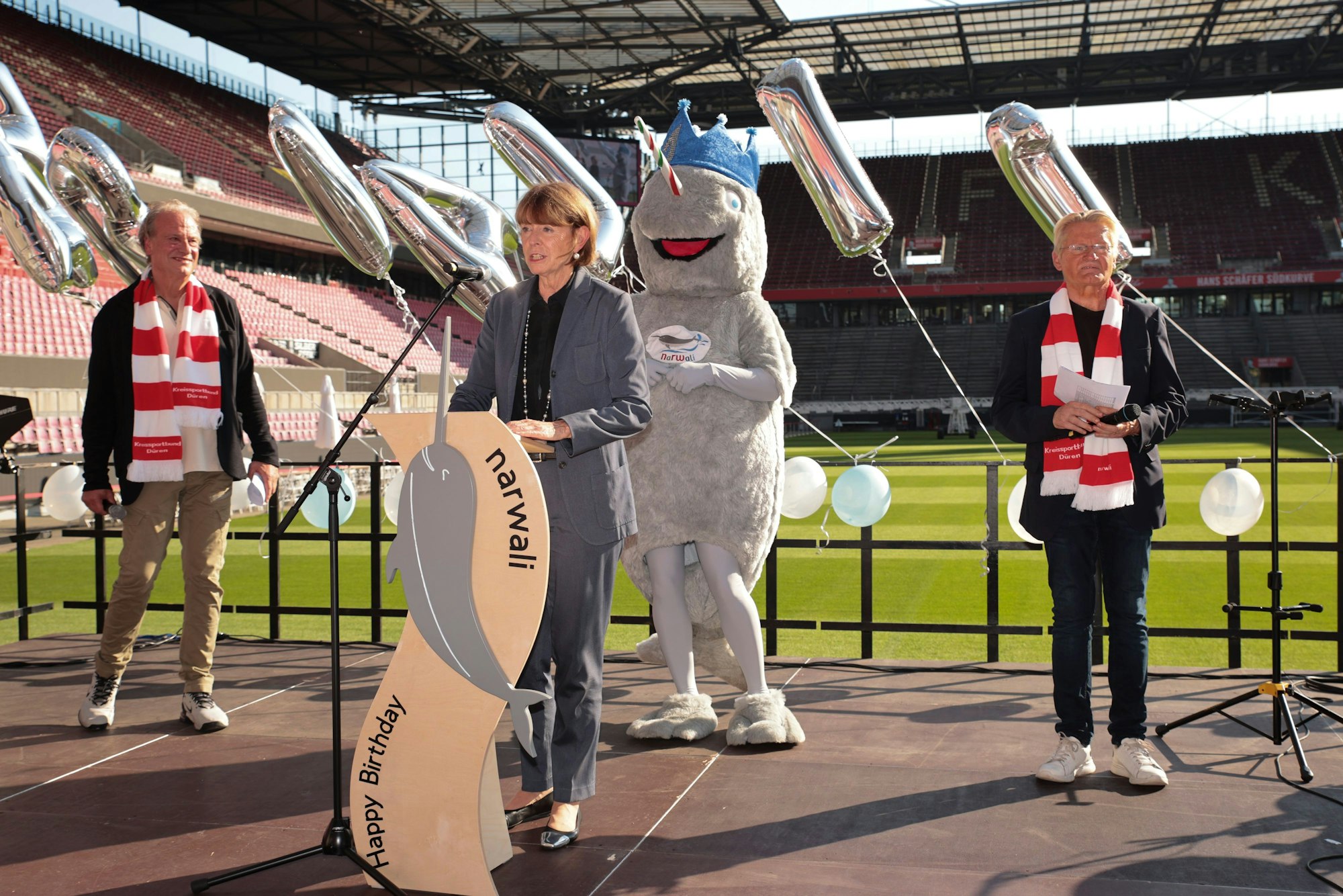 Das Foto zeigt Henriette Reker am Rednerpult.