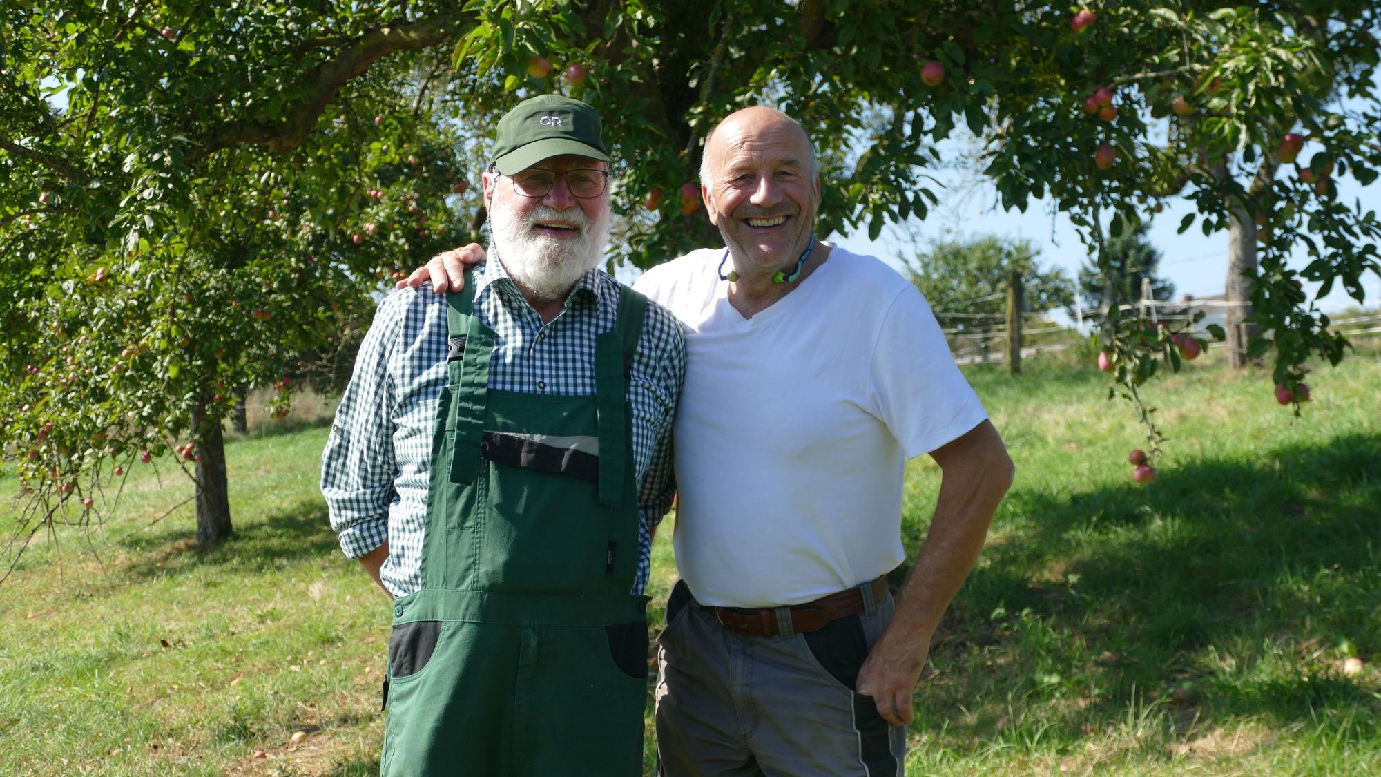 Willi Winspel und Tom Baumann von den Obstfreunden Siegtal.