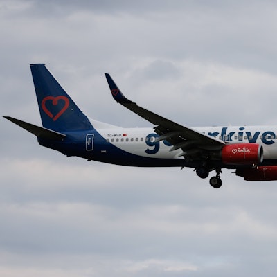Eine Boeing 737 der türkischen Fluglinie Mavi Gök in der Luft.