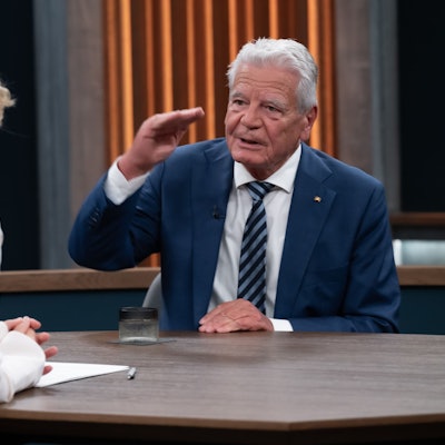 Der frühere Bundespräsident Joachim Gauck war am Sonntagabend in der ARD-Talksendung „Caren Miosga“ zu Gast.