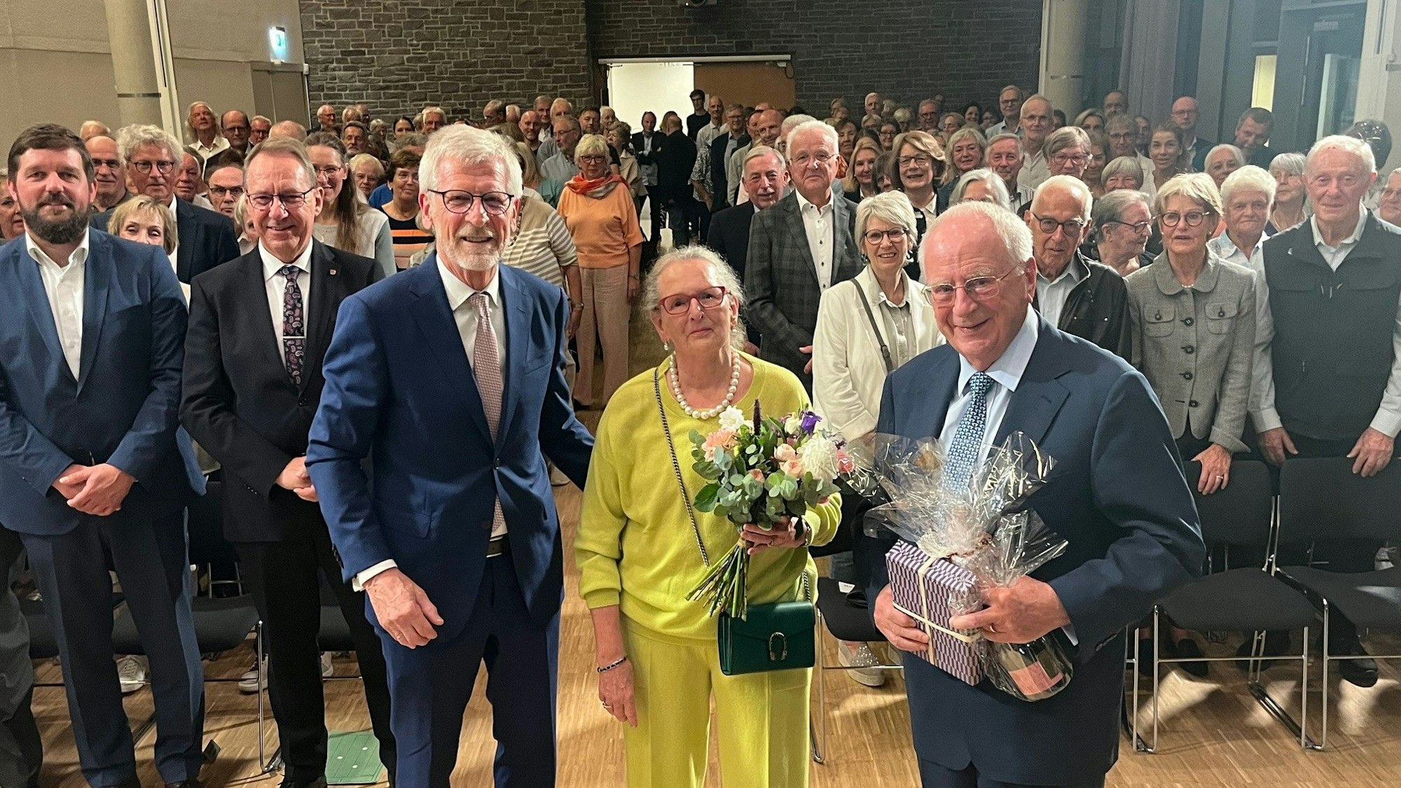 Festakt in der Neuen Orangerie von SChloss Homburg. Bernd Hombach mit Christian und Ursel Kotz.