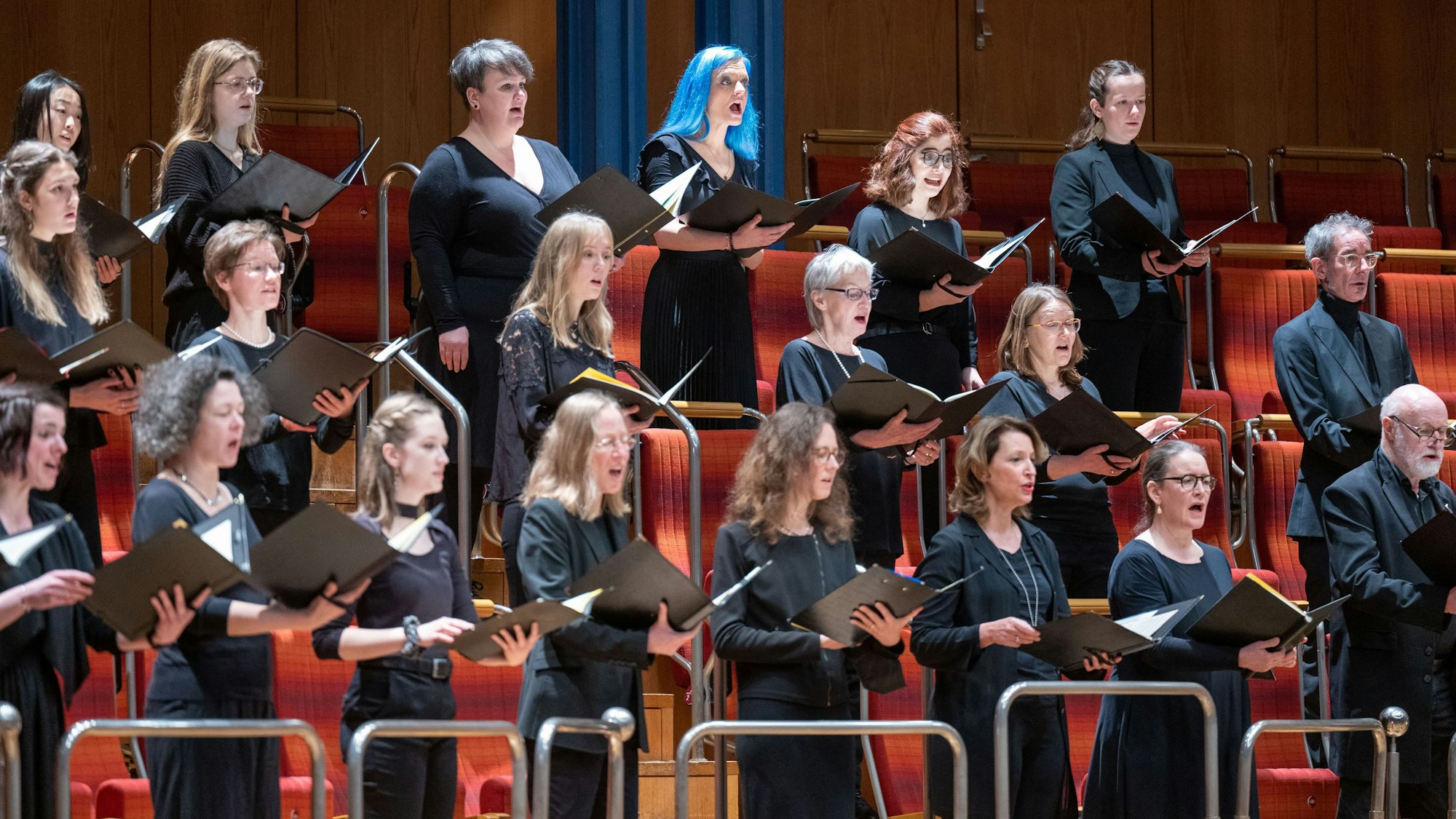 09.01.2022, Köln: Sänger des Chors Kölner Kurrende in der Philharmonie.