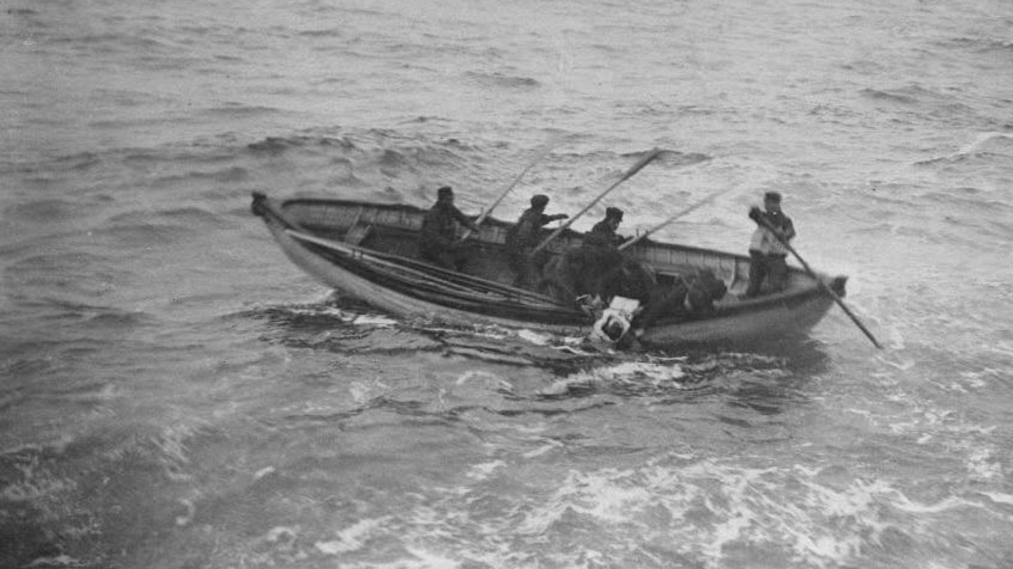 Eine der historischen Fotografien, die die Bergung der Titanic-Passagiere zeigen.