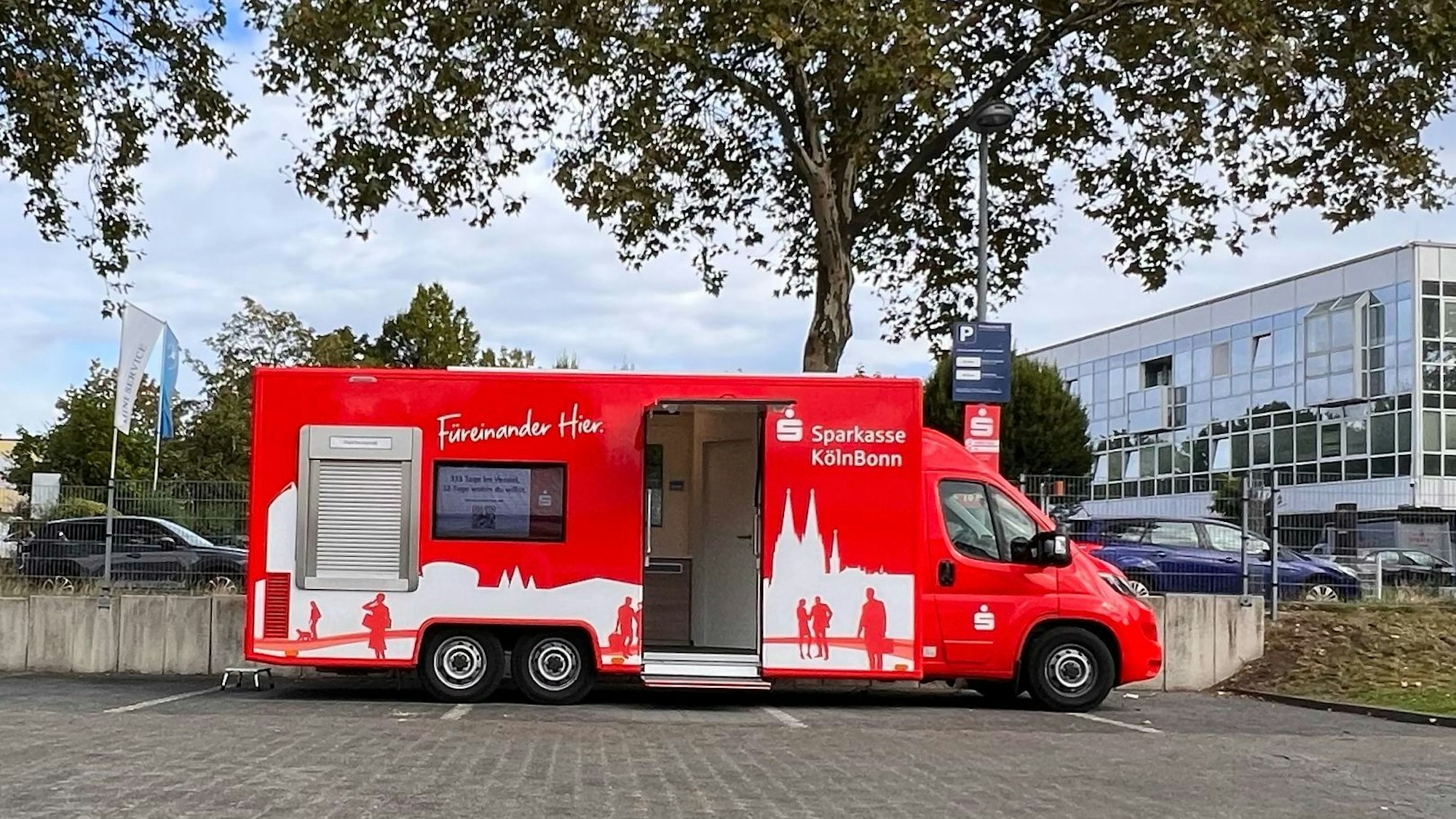Sparkassenbus montags und freitags von 9 bis 11 Uhr auf dem Netto-Parkplatz im Stadtteil Finkenberg.