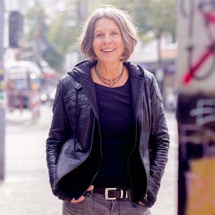 Die Kölner Grünen-Fraktionschefin Christiane Martin, aufgenommen an der Venloer Straße in der Innenstadt in Köln.