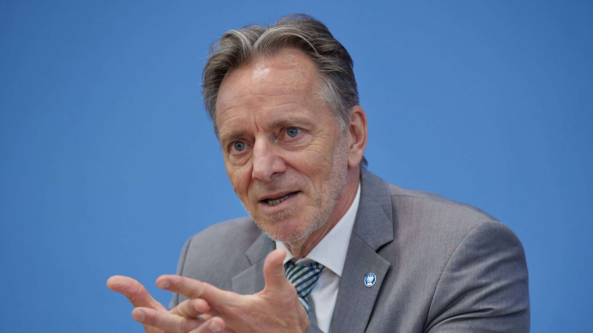 BKA-Präsident Holger Münch bei einer Pressekonferenz.