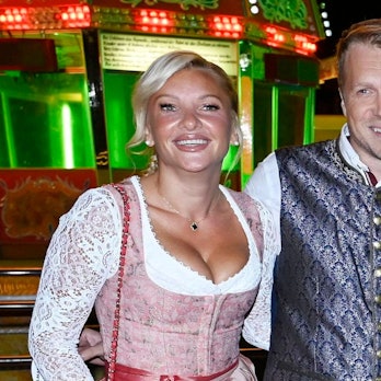 Evelyn Burdecki, Oliver Pocher und seine damalige Frau Amira auf dem Oktoberfest 2022.