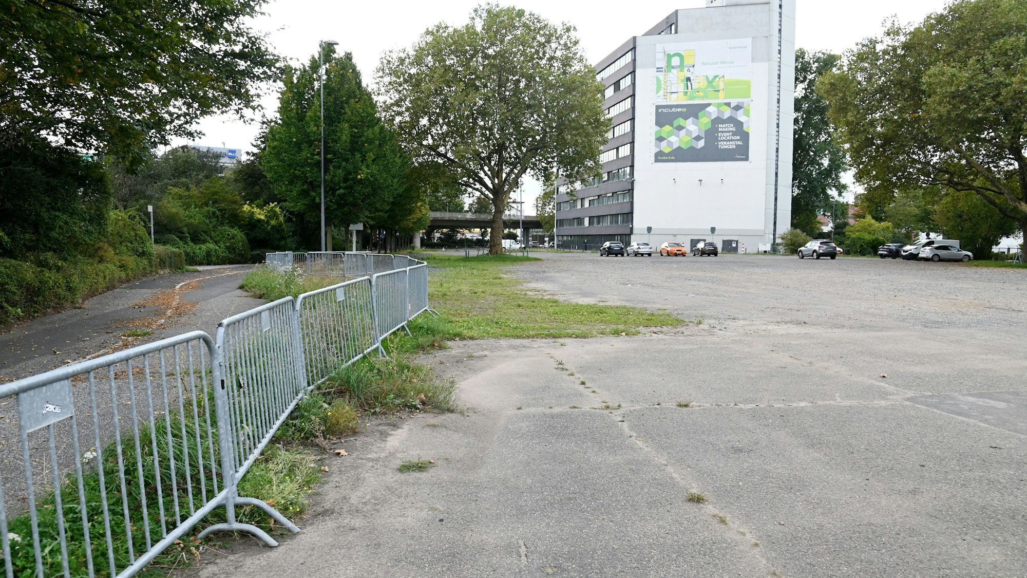 Auf dem Grundstück an der Deutz-Mülheimer Straße soll das Hochhaus gebaut werden.