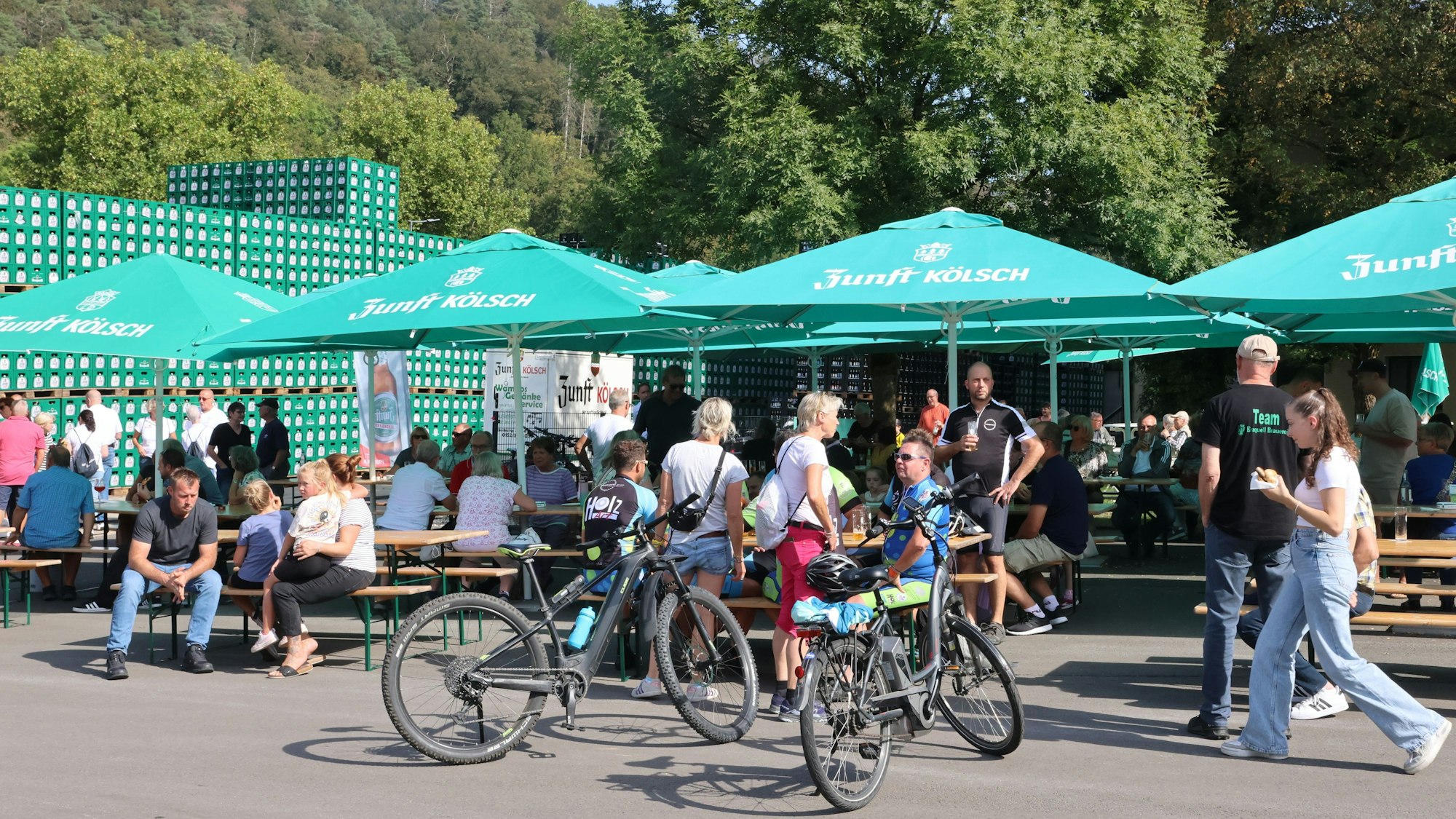 Auf dem Brauereihof ließ es sich im Schatten rasten.
