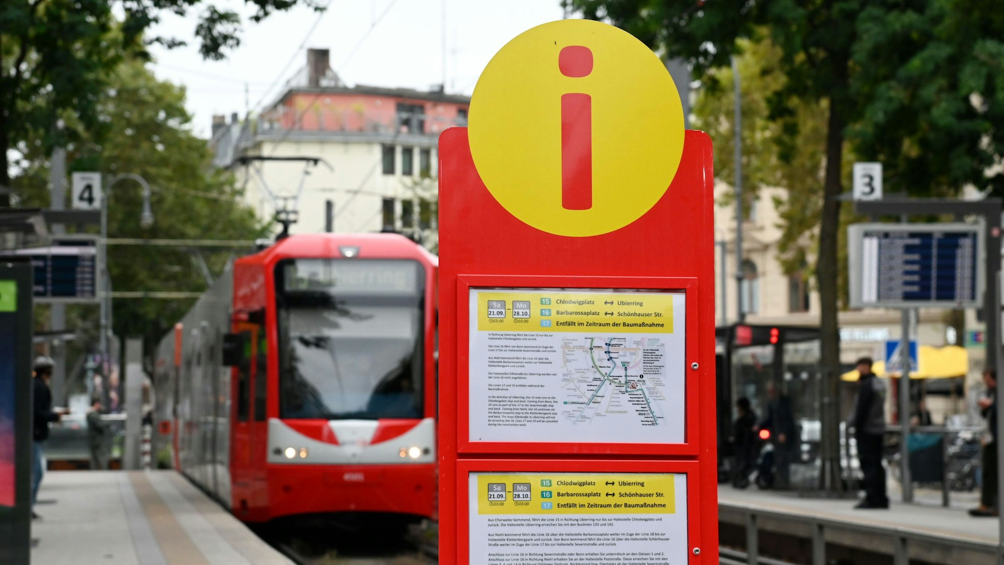 17.09.2024 Köln. Die Kölner Verkehrsbetriebe (KVB) führen mehrere Wochen lang umfangreiche Bauarbeiten zwischen Chlodwigplatz und Rheinauhafen durch. Die dortigen Stadtbahnlinien müssen getrennt werden. Die Arbeiten sollen vom 21. September bis zum 27. Oktober dauern. Foto: Alexander Schwaiger