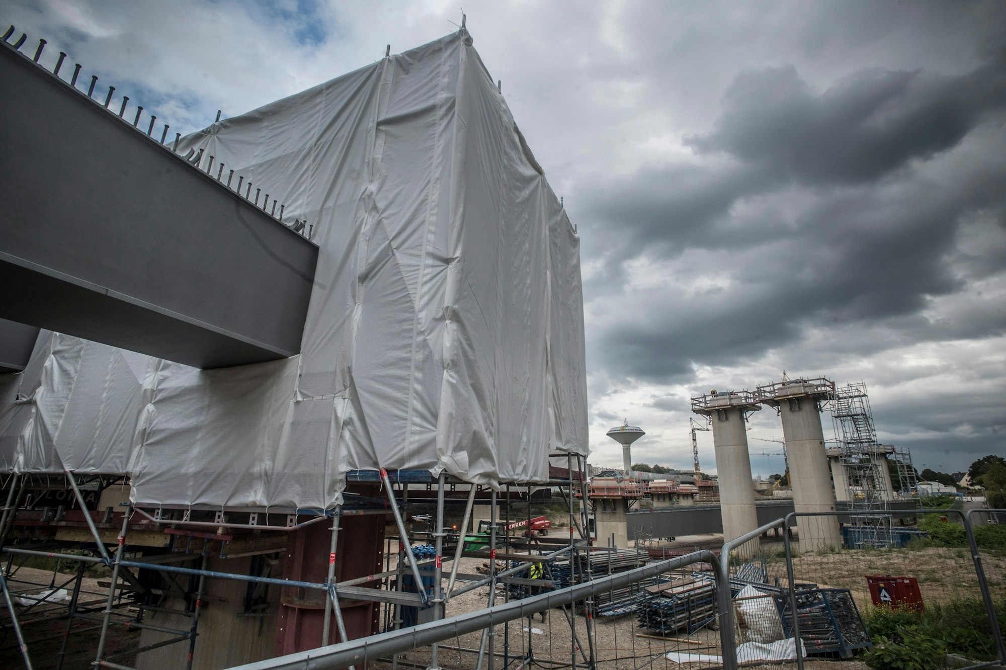 A1 und leverkusen-West. Bauarbeiten für die Brückenbauwerke des neuen Spaghettiknotens. Foto: Ralf Krieger